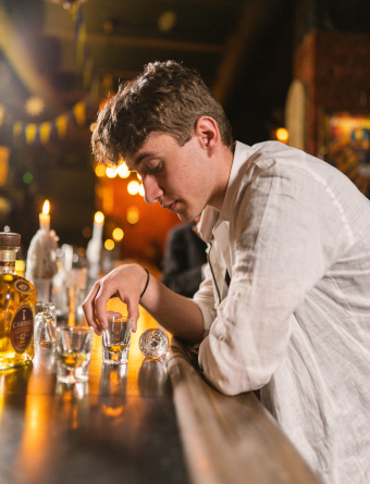 Intoxicated People and Alcohol Saless